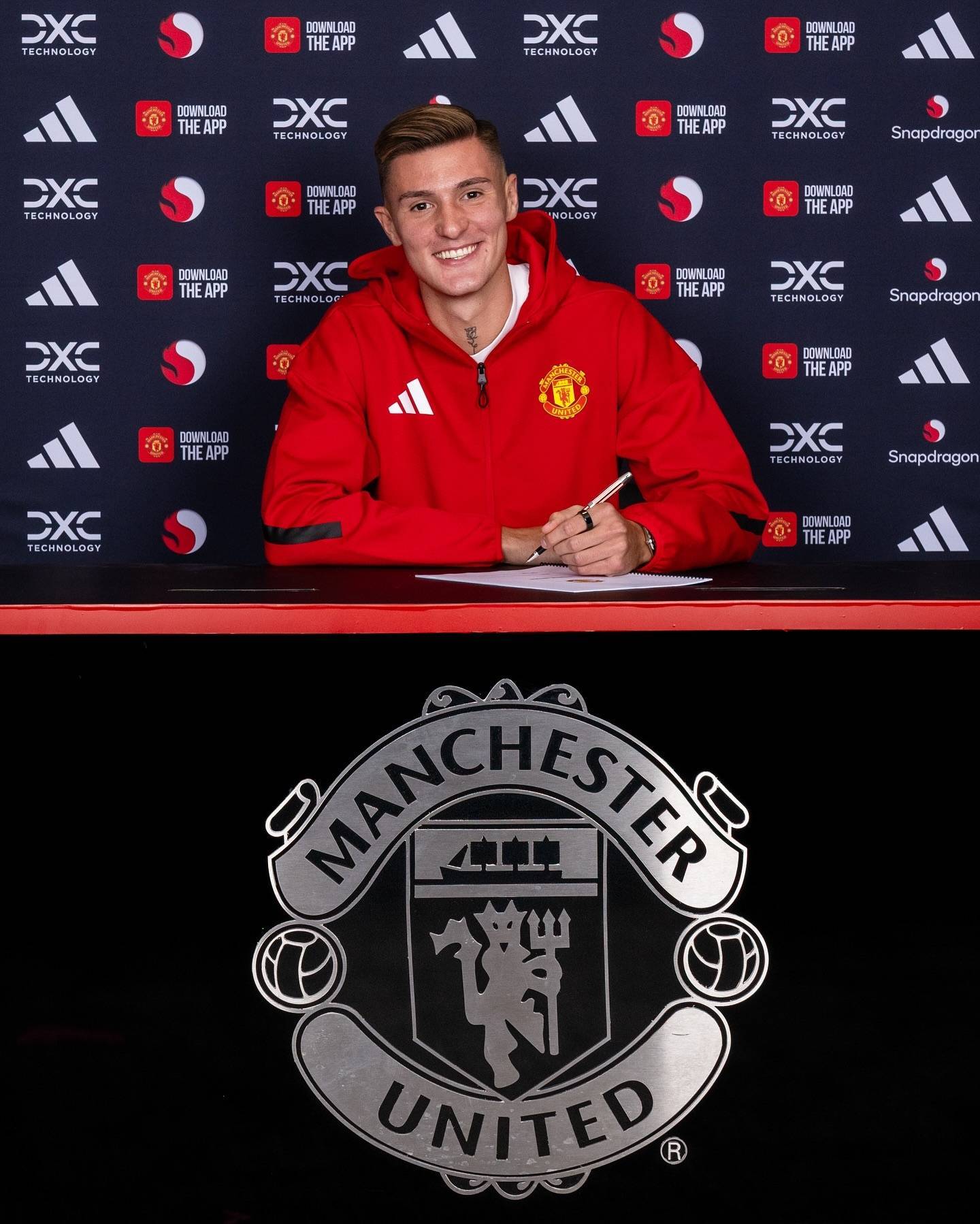 TA：曼联方面表示塞斯科工资并没有比纽卡给的多，后者对此有异议